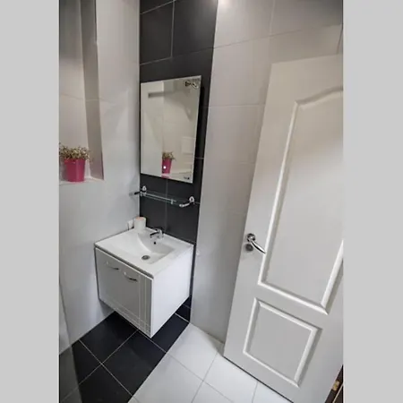 Huge Stylish Monroe 1 / Centre Apartment *