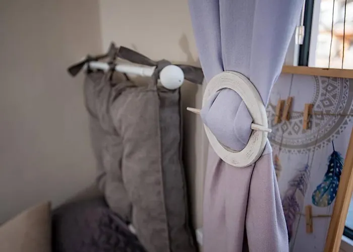 Huge Stylish Monroe 1 / Centre