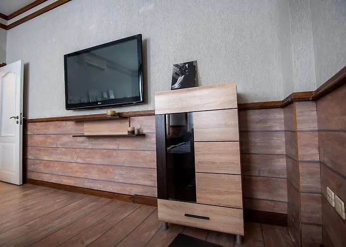 Huge Stylish Monroe 1 / Centre Plovdiv