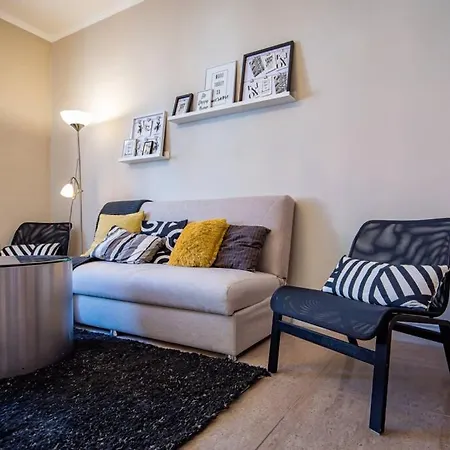 Huge Stylish Monroe 1 / Centre Apartment