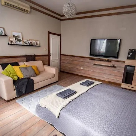 Huge Stylish Monroe 1 / Centre Apartment *