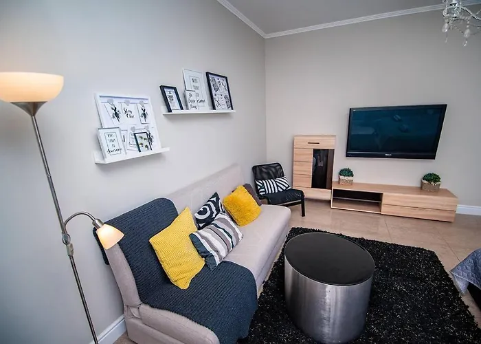 Huge Stylish Monroe 1 / Centre * 普罗夫迪夫